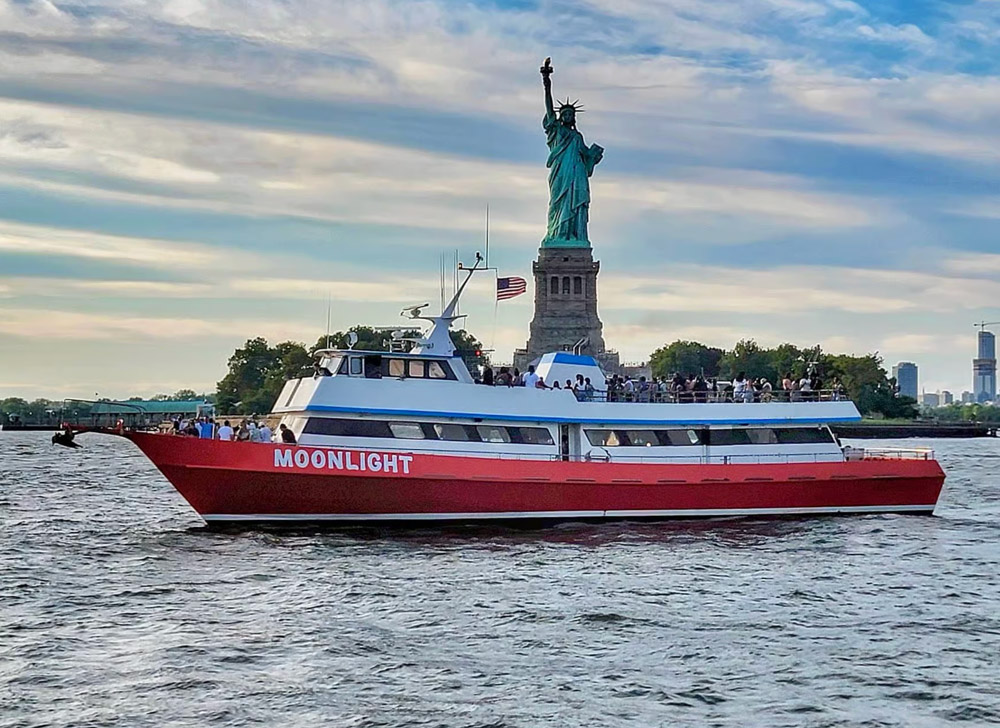 NYC Skyline and Statue of Liberty Sightseeing Cruise